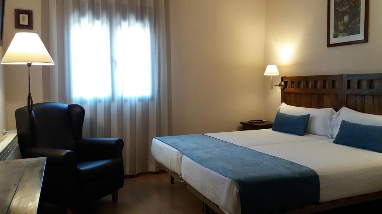 Hostal Rural Moratin Pastrana Eksteriør billede
