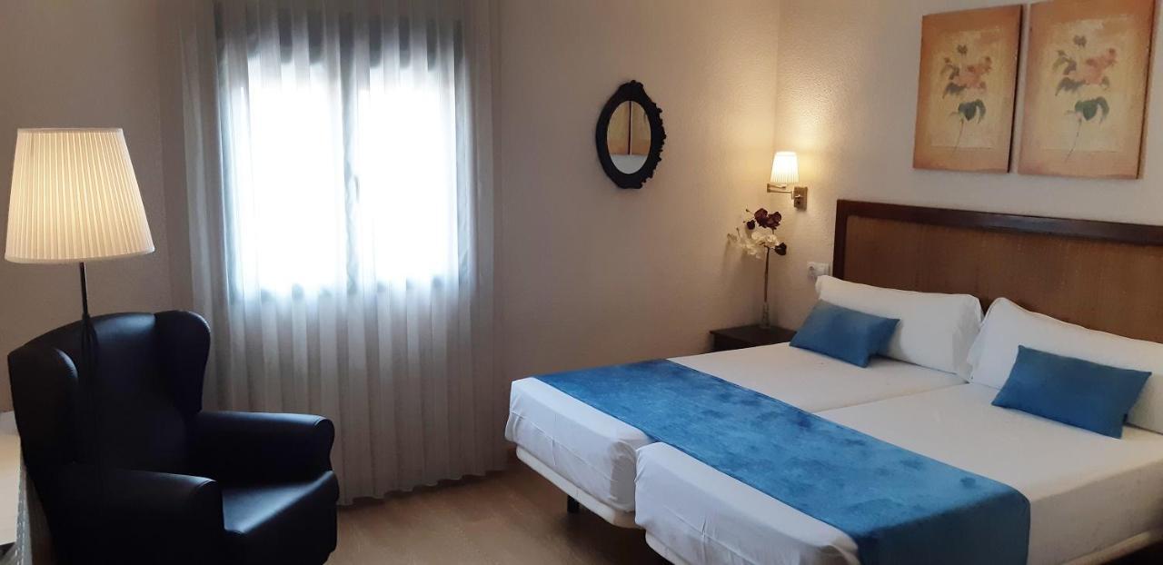 Hostal Rural Moratin Pastrana Eksteriør billede