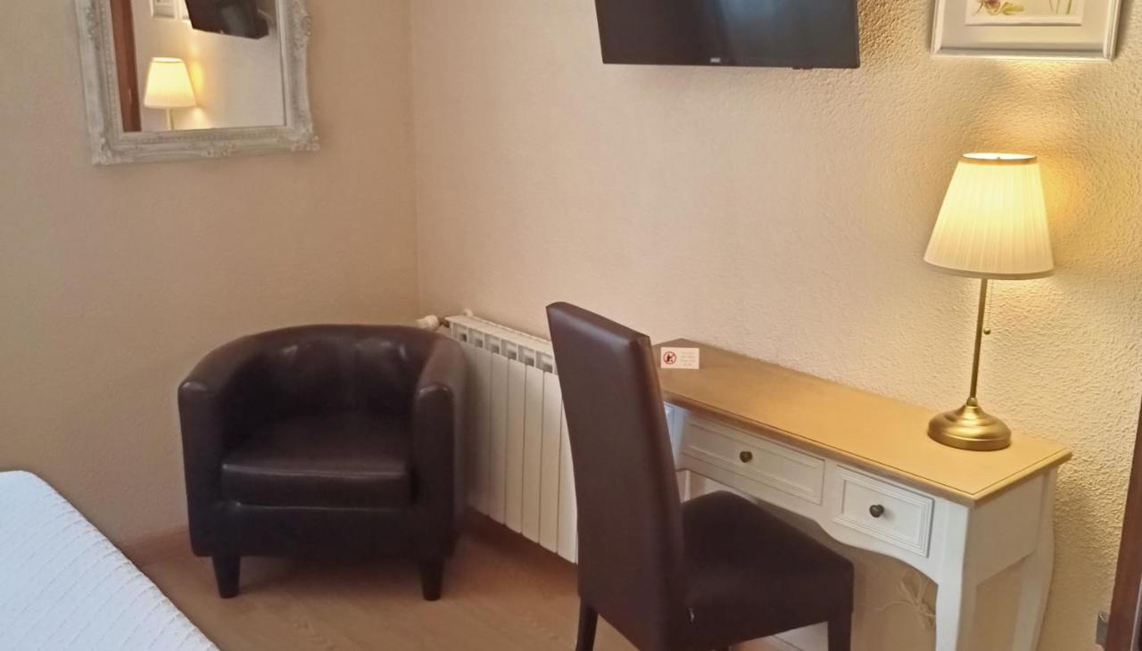 Hostal Rural Moratin Pastrana Eksteriør billede
